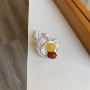 H irregular warm yellow acetic acid color