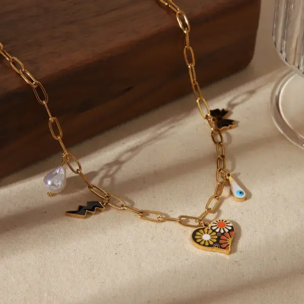 Wholesale Ion Plating (IP) 18K Gold Plated Devil's Eye Planet Red Heart 304 Stainless Steel Simple Style Commute Pendant Necklace