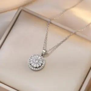X0042 Steel Color 22 White Diamond Rotating Necklace [with Pendant]