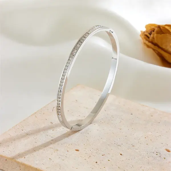 304 Stainless Steel Solid Color PVD Coated Rhinestones 18K Real Gold Plated Princess Cute Waterproof Non Tarnish Inlay Gold Bangle