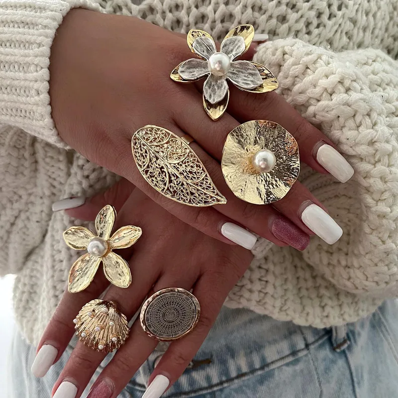 Wholesale 304 Stainless Steel Flower PVD Coated Pearl 18K Real Gold Plated Real Gold Plated Sweet Simple Style Classic Style Waterproof Non Tarnish Go