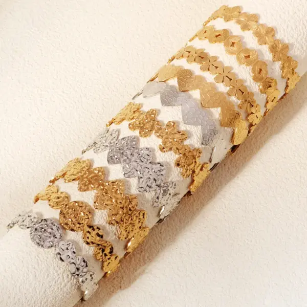Wholesale Modern Style Geometric Plant 304 Stainless Steel 18K Gold Plated Bangle In Bulk
