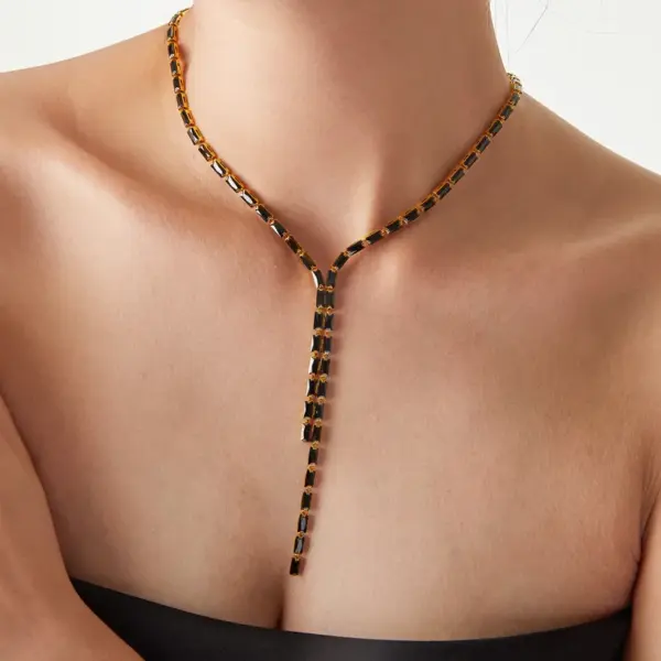 Wholesale PVD Coated Real Gold Plated 18K Quadrilateral 304 Stainless Steel Elegant Simple Style Waterproof Non Tarnish Pendant Necklace