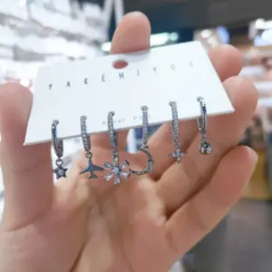 E2241 Choke Black Starry Sky Daisy Crescent Moon