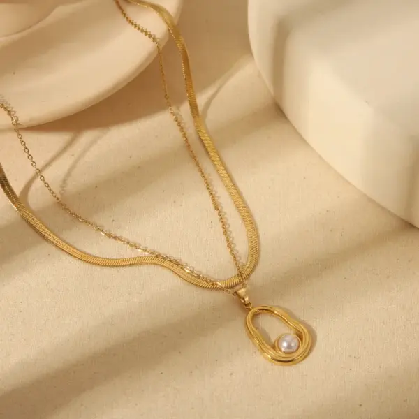 Ion Plating (IP) 18K Gold Plated Irregular Round Solid Color 304 Stainless Steel Simple Style Commute IG Pendant Necklace