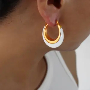 F786-White Earrings