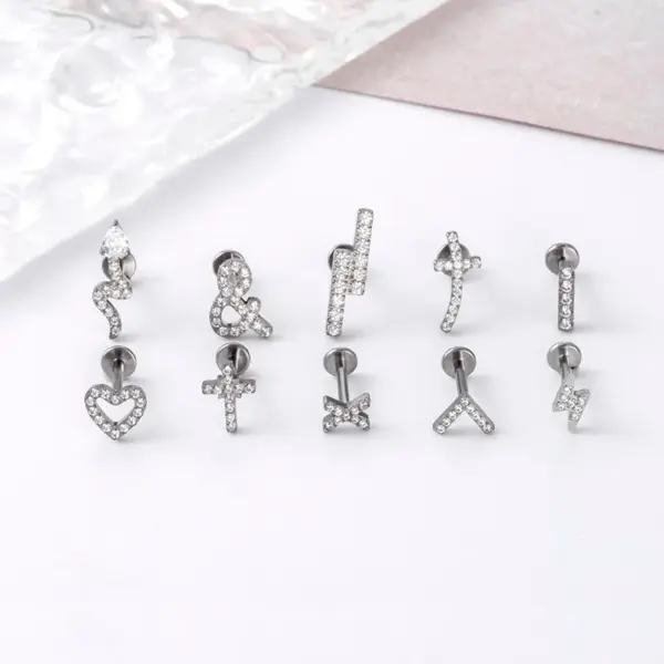 1 Piece Ear Cartilage Rings & Studs Fashion Heart Shape Pure Titanium Plating Zircon