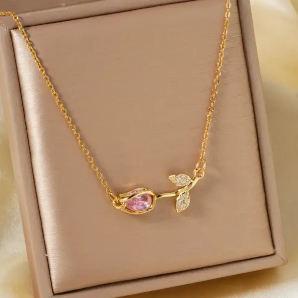 Wholesale 304 Stainless Steel Copper K Gold Plated Three-dimensional Inlay Floral Zircon Pendant Necklace