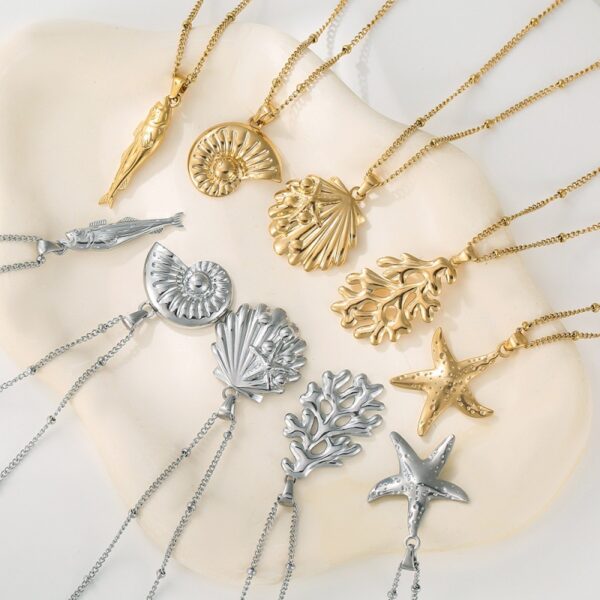 Wholesale Stainless steel marine life color-preserving necklace