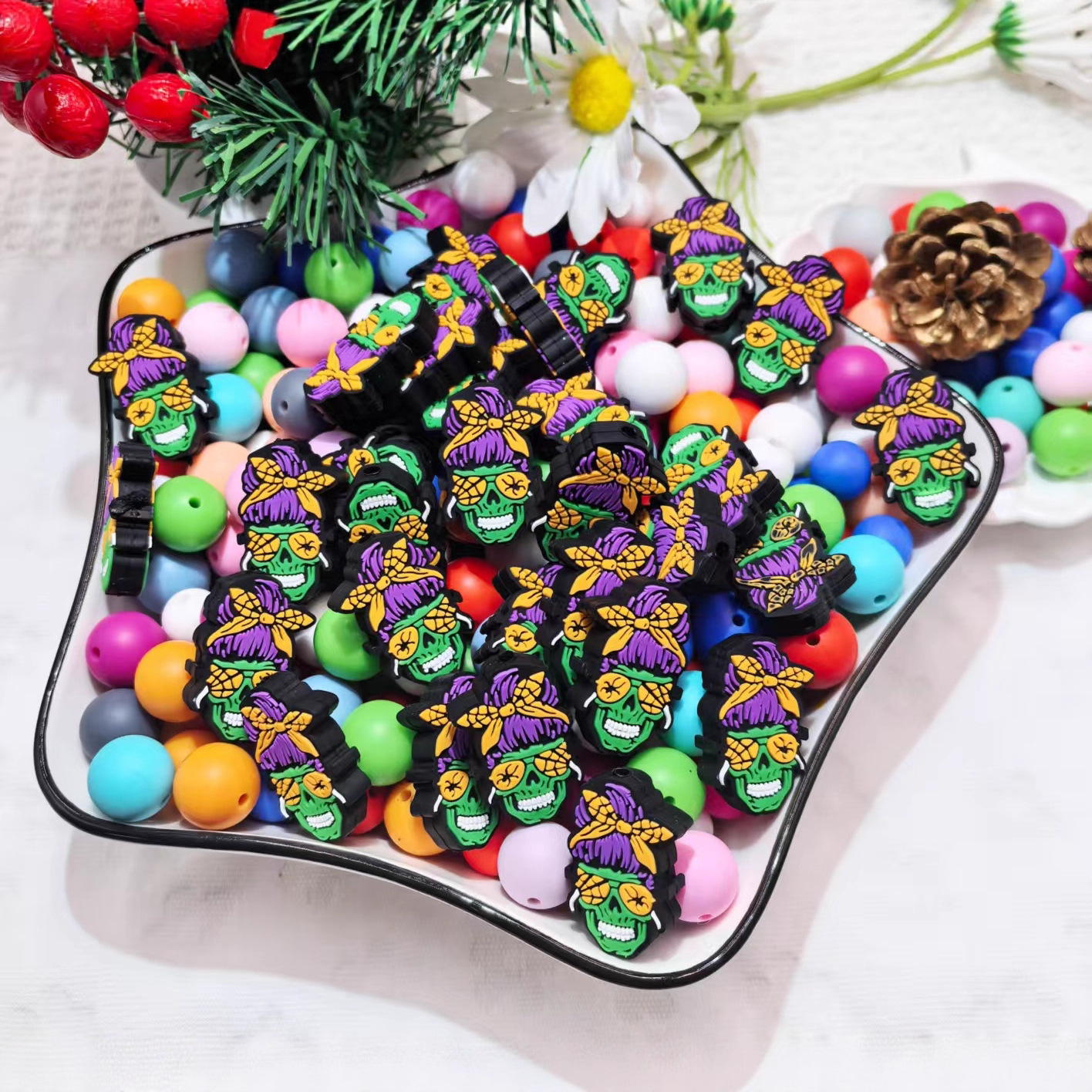 Wholesale Hot-selling new cross-border e-commerce product: Green Gulu Head Silicone Cartoon Beads, wholesale from the factory, DIY silicone beads.