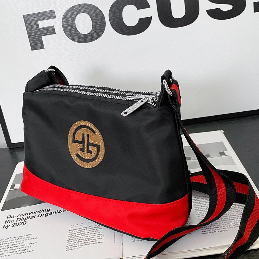 Wholesale Cross-border Texted Crossbody Small Bag 2024 New Nylon Multi-layer Shoulder Bag Casual Lightweight Mother's Wash Bag