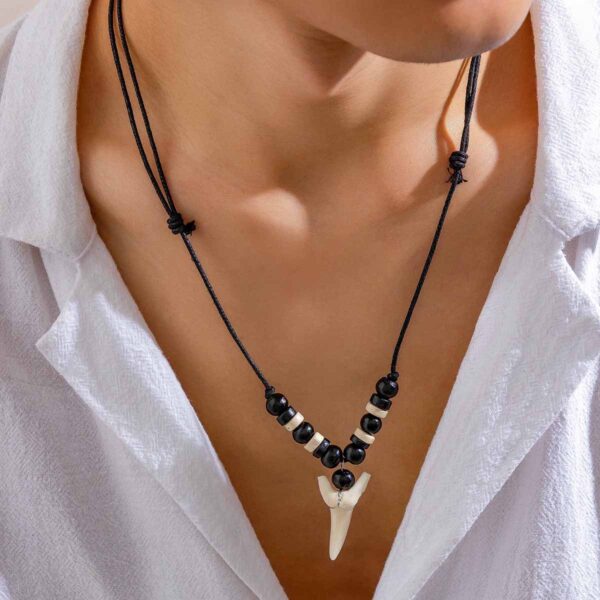 Wholesale European and American fashion personalized wooden beads shark tooth necklace jewelry men's hip hop niche high-grade simple cross-border jewelry