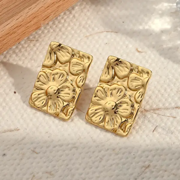 Wholesale Electroplating Golden Plated Round Square Rhombus 304 Stainless Steel Casual Simple Style Polishing Plating Earrings