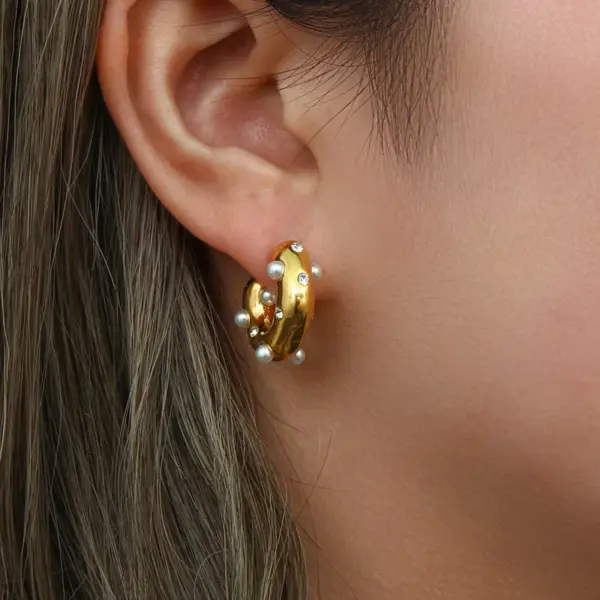 Wholesale Fashion C Shape Gold Plated 304 Stainless Steel Pearl 18K Gold Plated Ear Studs