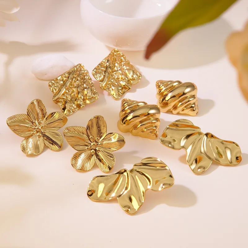 Wholesale 1 Pair Elegant French Style Sweet Geometric Flower 304 Stainless Steel Imitation Gold Electroplating Ear Studs