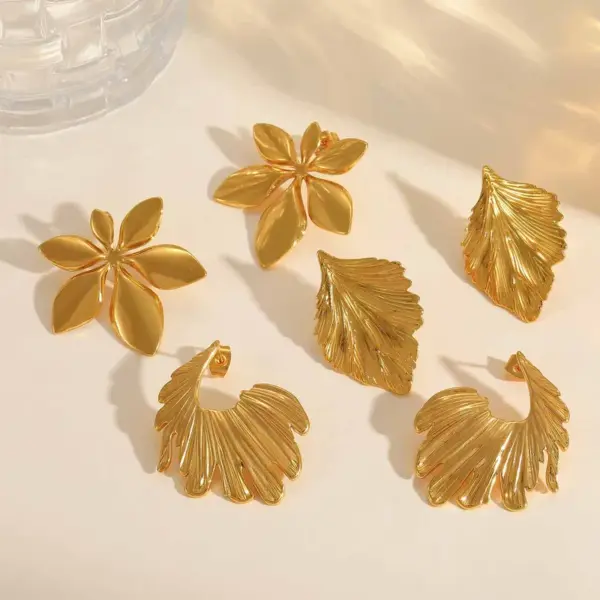 1 Pair Casual Classic Style Irregular Leaves Plating 304 Stainless Steel 18K Gold Plated Ear Studs