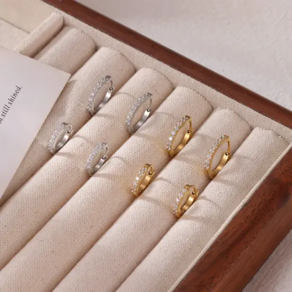 Ion Plating (IP) Real Gold Plated Round 304 Stainless Steel Simple Style Classic Style Waterproof Non Tarnish Earrings