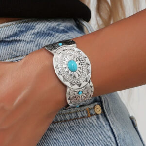 Wholesale Amazon's New Bohemian Retro Style Oval Inlaid Synthetic Turquoise Opening Adjustable Alloy Hand