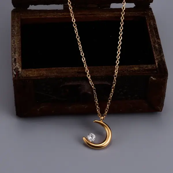 Wholesale 304 Stainless Steel Moon PVD Coated Artificial Rhinestones 18K Gold Plated IG Style Simple Style Waterproof Non Tarnish Plating Inlay Cable Chain Necklace