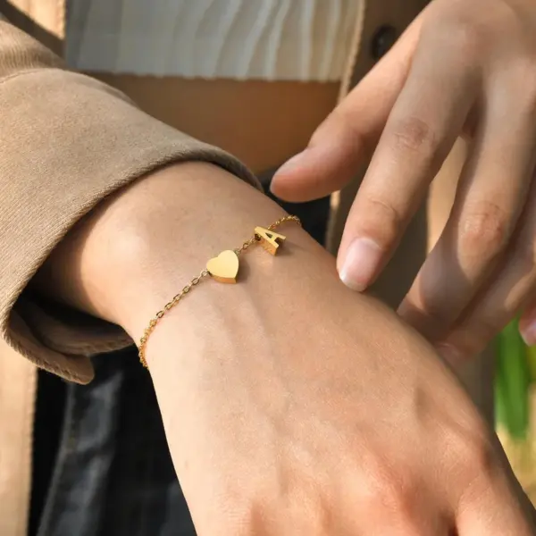 PVD Coated Real Gold Plated Letter Heart Shape 304 Stainless Steel Simple Style Waterproof Non Tarnish 304 Stainless Steel Bracelets