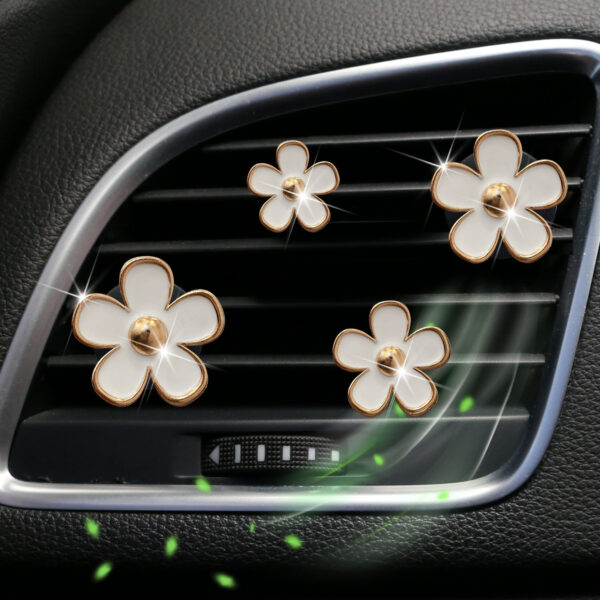 Wholesale Small chrysanthemum car alloy air outlet perfume decoration