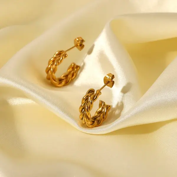 Wholesale PVD Coated Real Gold Plated Twist Stainless Steel Fashion Waterproof Non Tarnish 304 Stainless Steel Earrings