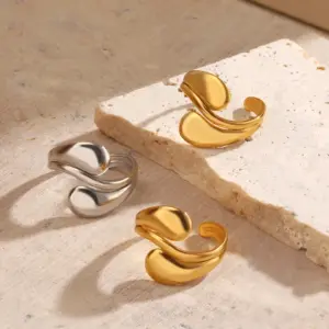 Wholesale Ion Plating (IP) 18K Gold Plated Solid Color 304 Stainless Steel Casual Hip-Hop Simple Style Waterproof Non Tarnish Rings