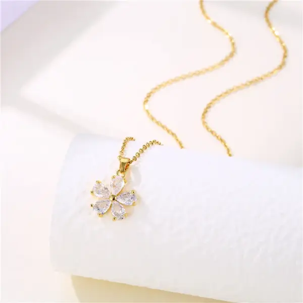 Wholesale Water Plating Vacuum Plating Real Gold Plated 18K Gold Four Leaf Clover Candy Fish 304 Stainless Steel Copper Retro Waterproof Non Tarnish Stainless Steel Pendant Necklace