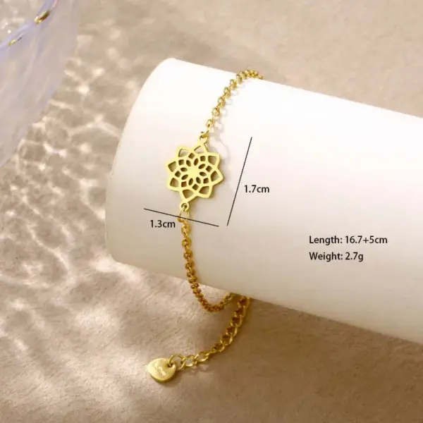 Wholesale Cute Hip-Hop Lady Cactus Star Moon 201 Stainless Steel Cable Chain Bracelets In Bulk