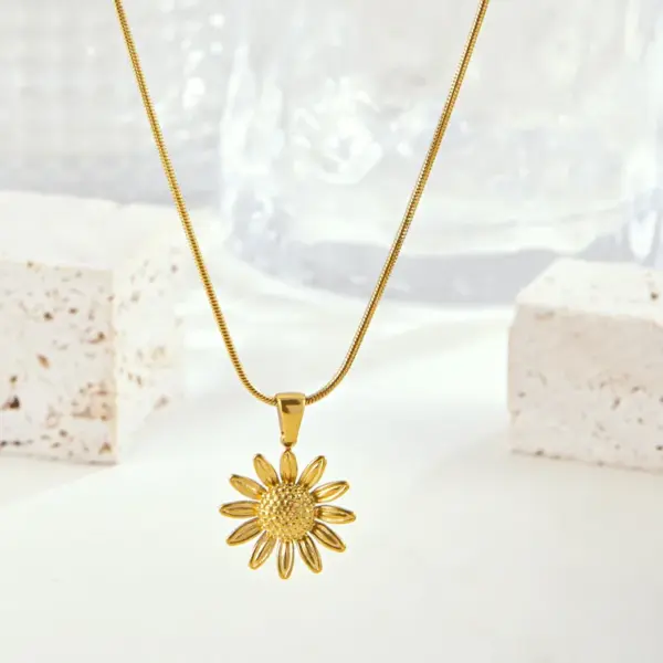 Wholesale 304 Stainless Steel Flower Ion Plating (IP) 18K Real Gold Plated Simple Style Classic Style Waterproof Non Tarnish Earrings Necklace