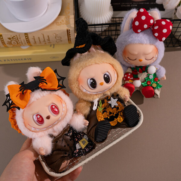 Wholesale keychains, first, second, and third generation and Christmas doll clothes, overalls, and replacement outfits.