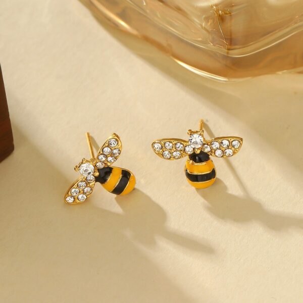 Wholesale Cute rhinestone bee oil-colored stud earrings