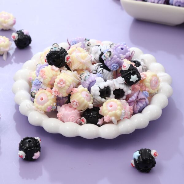 Wholesale New cartoon three-dimensional flower heavy beaded DIY hand-made tide play round beads cream hand-painted beads accessories