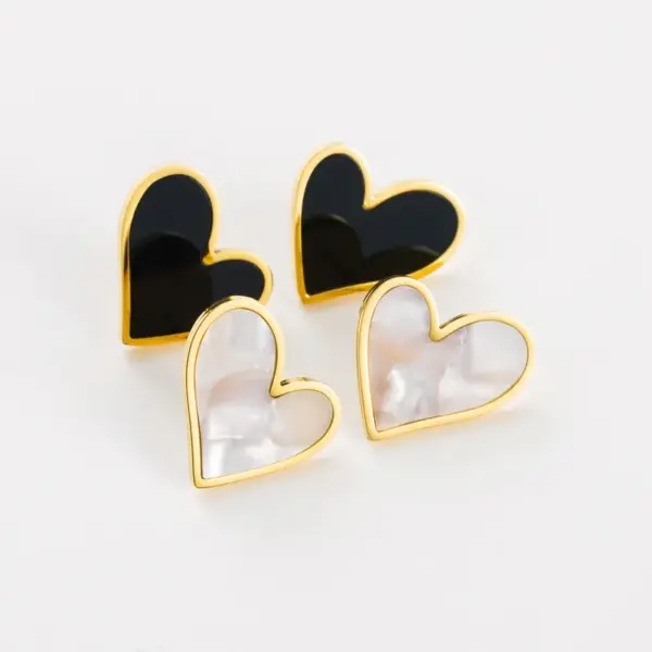 Wholesale PVD Coated Real Gold Plated 14K Gold Heart Shape 304 Stainless Steel Retro Waterproof Non Tarnish Ear Studs