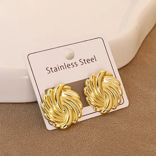 304 Stainless Steel Triangle Pentagram Flower Electroplating Stone-Free Golden Plated Elegant Simple Style Waterproof Non Tarnish Ear Studs