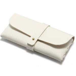 White button box + glasses cloth