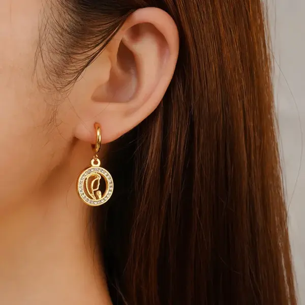 Wholesale 201 Stainless Steel 304 Stainless Steel Geometric Strawberry Butterfly Electroplated Golden Plated Casual Simple Style Streetwear Waterproof Non Tarnish Plating Earrings