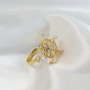 XL1502-67 Gold Spinning Snowflake