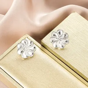 E1383-B (a Pair of Silver Ear Studs)