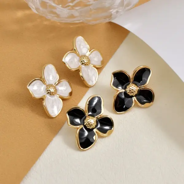 Wholesale Ion Plating (IP) Flower 304 Stainless Steel Casual Pastoral Simple Style Waterproof Non Tarnish Ear Studs