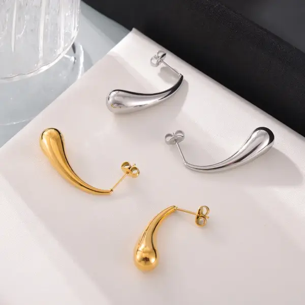Wholesale PVD Coated Real Gold Plated 18K Gold Water Droplets 304 Stainless Steel Elegant Simple Style Waterproof Non Tarnish Ear Studs