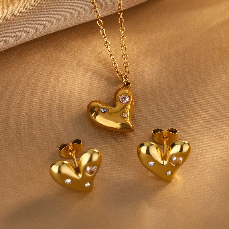 Wholesale Electroplating PVD Coated 18K Gold Plated Imitation Heart Shape 304 Stainless Steel Sweet Simple Style Classic Earrings Necklace Jewelry Set