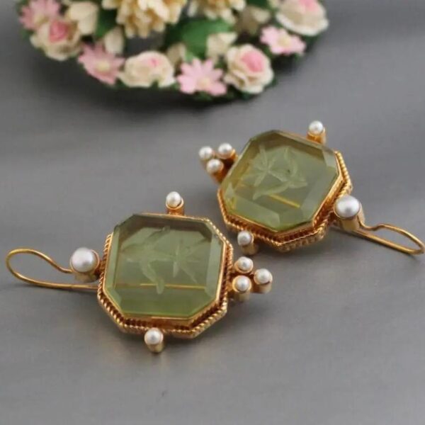 Wholesale Cross-Border Retro Hexagonal Green Crystal Stone Earlobes, Antique Style Hot-Selling Earrings, Personalized Fashionable Commuter Earrings
