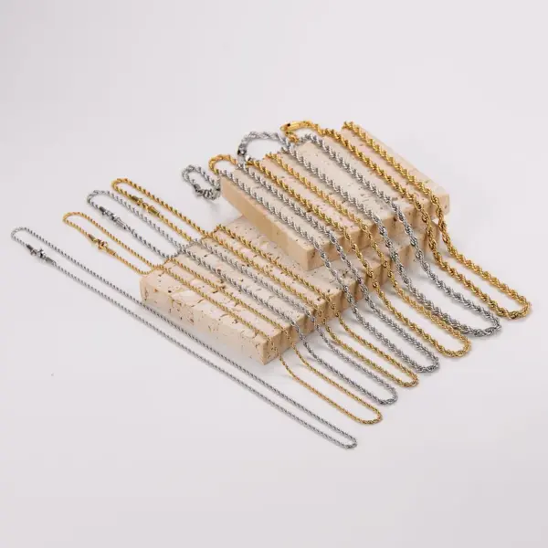 PVD Coated 18K Gold Plated Insect 304 Stainless Steel Hip-Hop Waterproof Non Tarnish 304 Stainless Steel Necklace