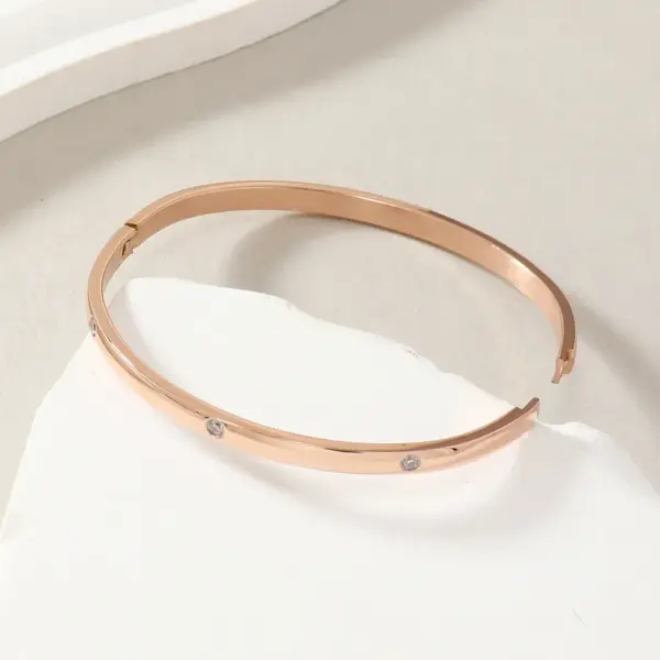 Wholesale Simple Style Round Solid Color Titanium Steel Rhinestones Bangle In Bulk