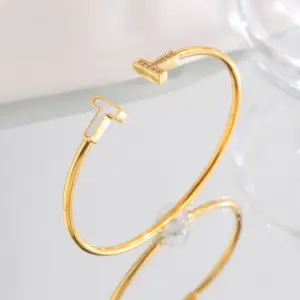 Wholesale PVD Coated Real Gold Plated Solid Color 304 Stainless Steel Casual Simple Style Classic Style Waterproof Non Tarnish 304 Stainless Steel Bangle