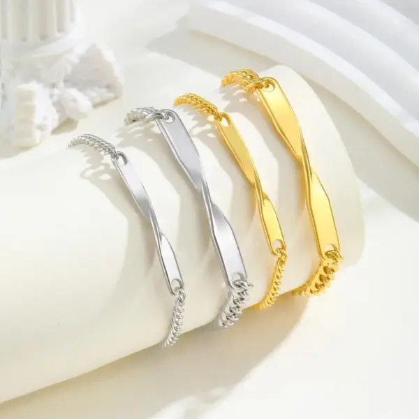Wholesale Universal Fashion Simple Stainless Steel Mobius Bracelet Couple Style Women's Version Lobster Clasp Casual Minimalist Design