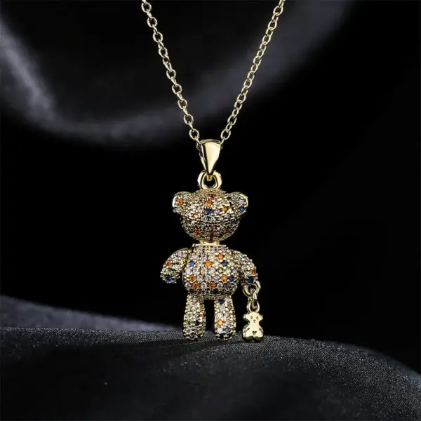 Wholesale New Copper Micro-inlaid Zircon Cute Bear Pendant Golden Necklace Wholesale