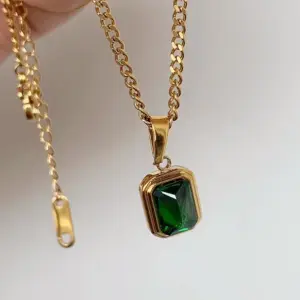 Wholesale PVD Coated Real Gold Plated 18K Gold Heart 304 Stainless Steel Titanium Steel Waterproof Non Tarnish 304 Stainless Steel Titanium Steel Necklace
