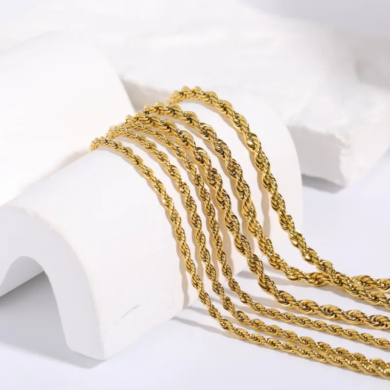 Wholesale 201 Stainless Steel 304 Stainless Steel Gold Plated Simple Style Plating Geometric Necklace